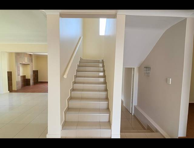5 BEDROOM HOUSE FOR SALE IN MORELETAPARK